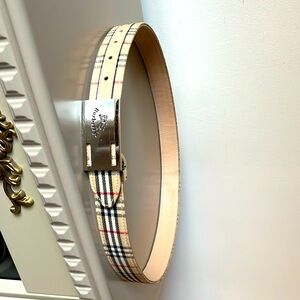 Vintage Burberry buckle belt